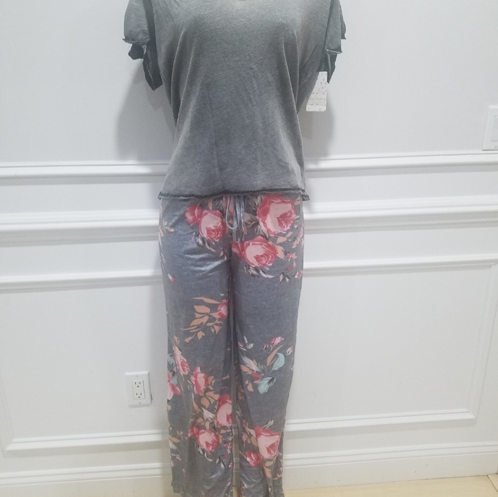 Large drawstring high waisted yoga wide legged lounge pants. Floral - Picture 6 of 6